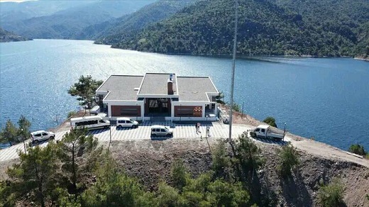 Oğuz Adası ve tekne kaderine terkedildi.!